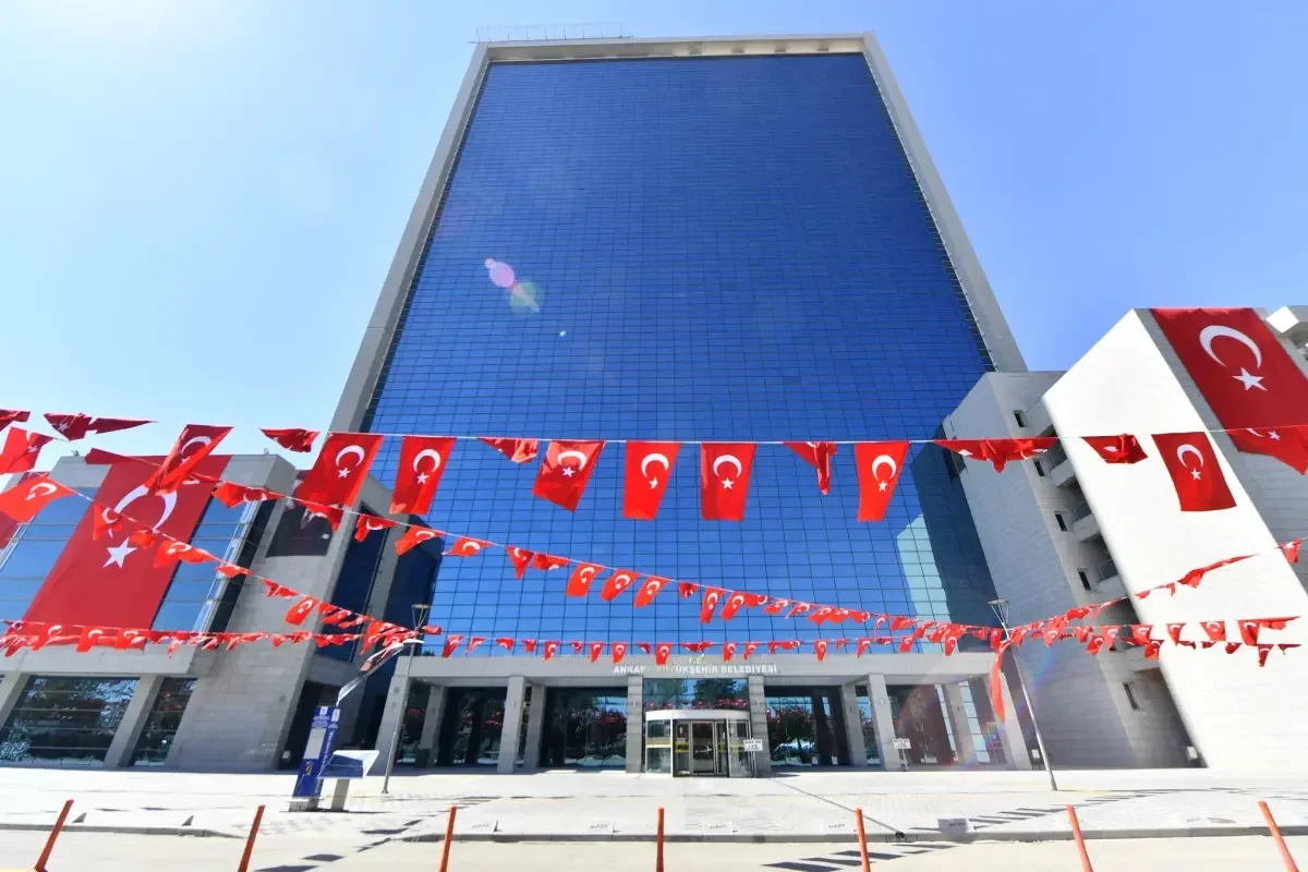 Ankara Büyükşehir’den metro istasyonu ve alt geçitte kanopi çalışması