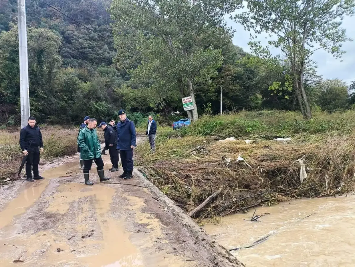 Gebze’de araç dereye düştü: 1 ölü, 1 kayıp