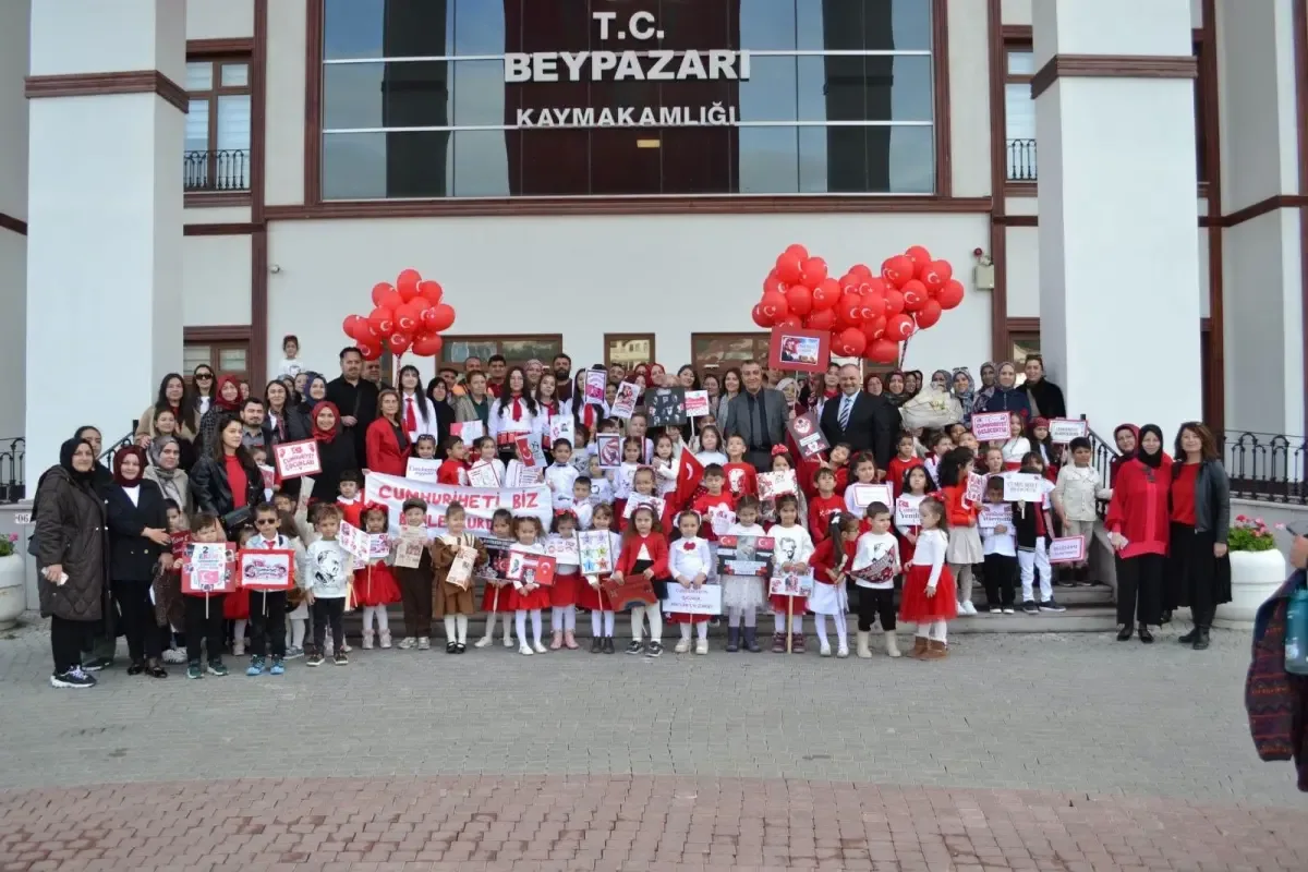Beypazarı’nda öğrencilerden İlçe Milli Eğitim Müdürü Adem Uslu’ya ziyaret