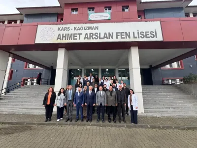 Ahmet Arslan, Kağızman’da kendi ismini taşıyan liseyi ziyaret etti