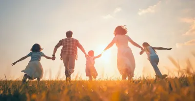 Koruyucu aile hizmetiyle 11 bin 72 çocuğun hayatına dokunuluyor